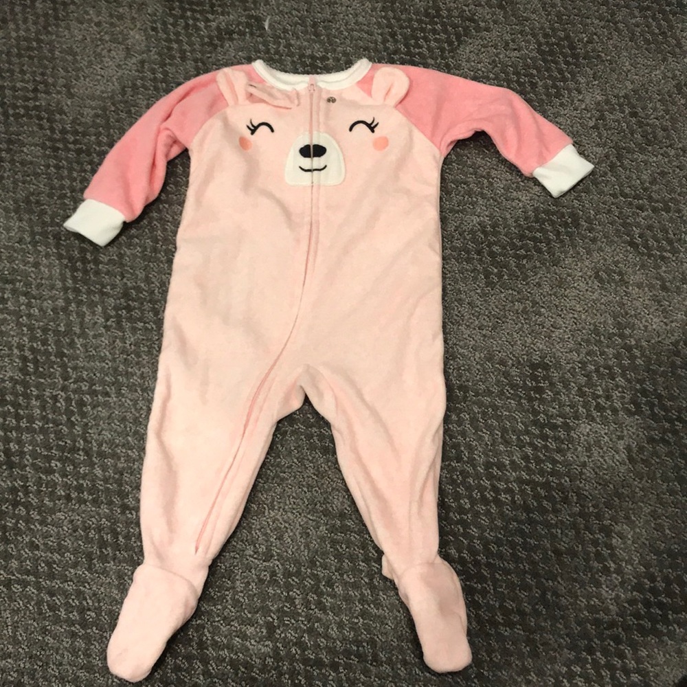 Carter’s new pajama size 6 months